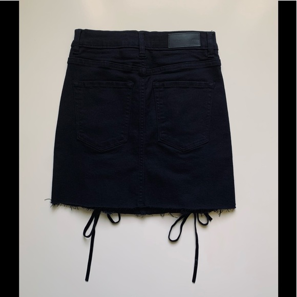 ⭐️ Host Pick ⭐️BNWT Neon Blonde / Black Tease Tie Skirt - Picture 3 of 6